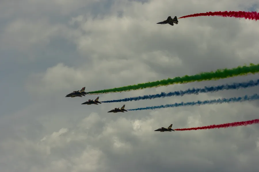 aviation uae smokeroll2
