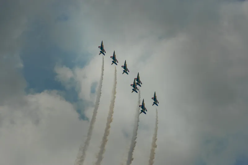 aviation uaeManyJetsGoUp